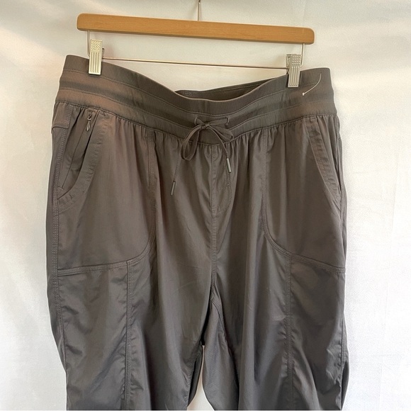 New The North Face Plus Size1x Women’s Active Capri Graphite Grey Aphrdit 1x NWT - Picture 2 of 12